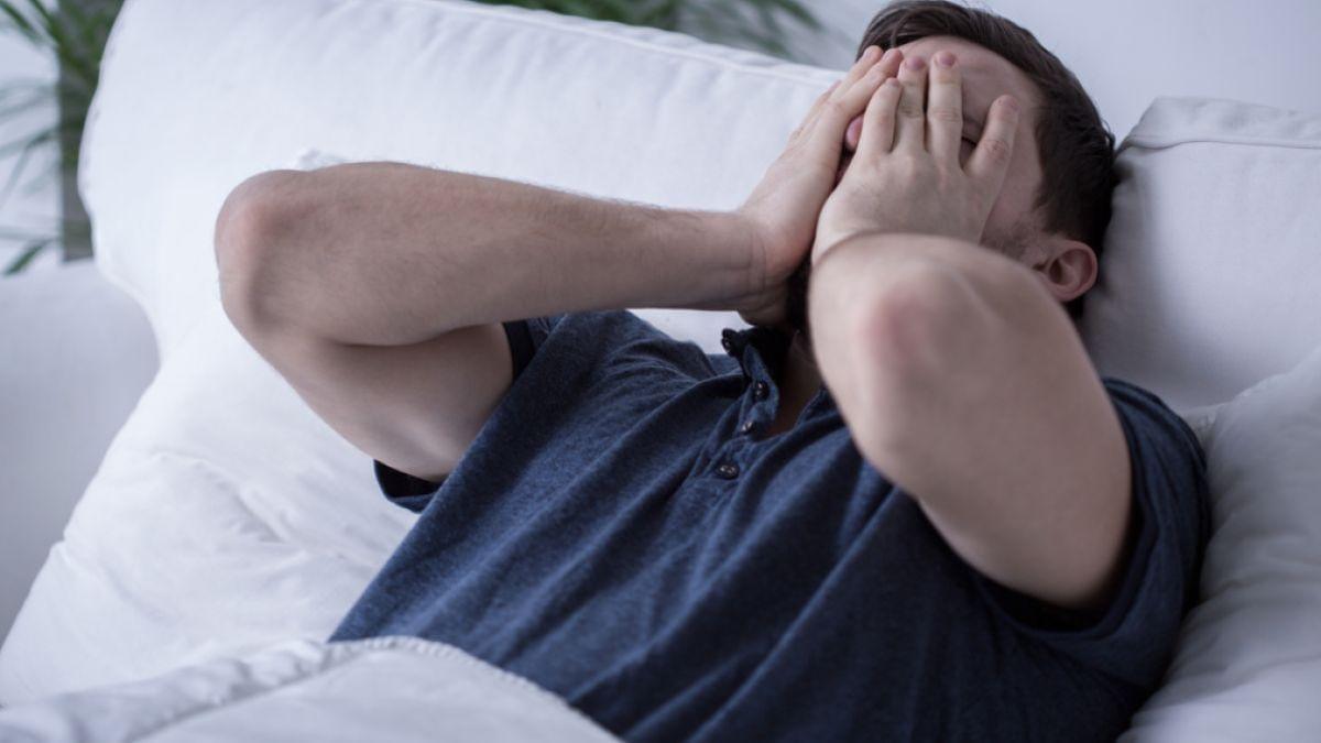 body jerks when falling asleep